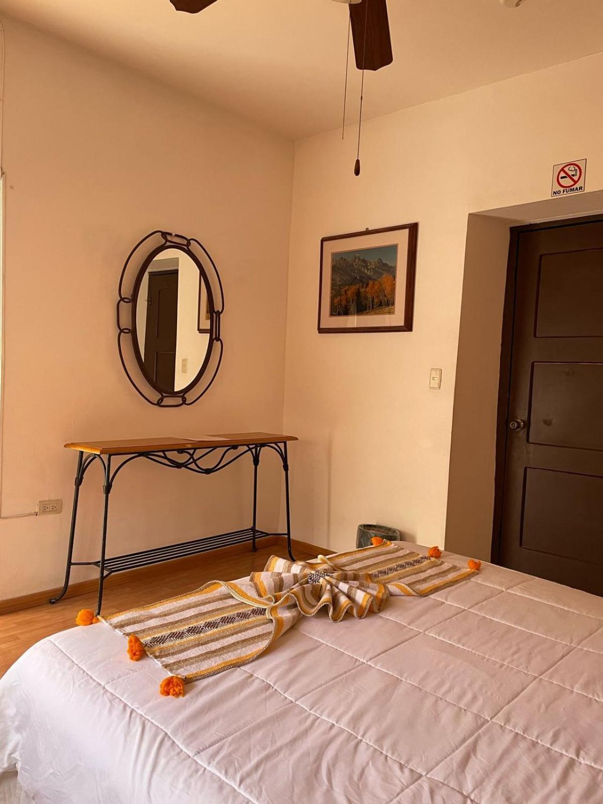 Hotel Boutique El Viejo Mundo Hidalgo del Parral Kültér fotó